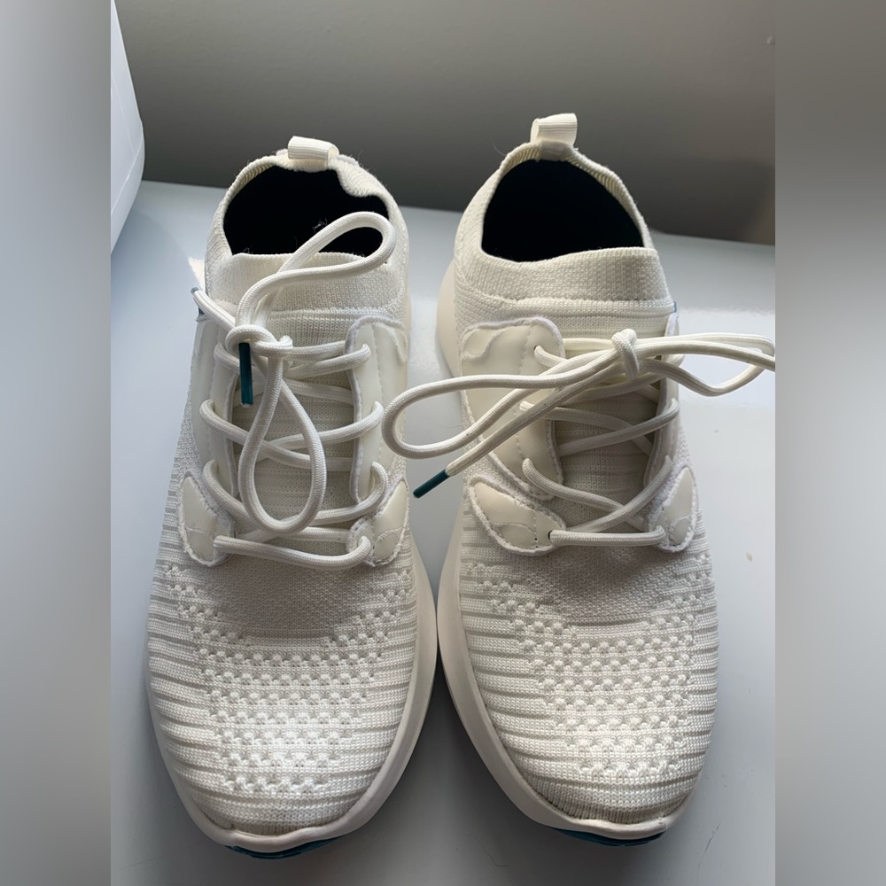 Brand new vessi women’s sneakers sz 8